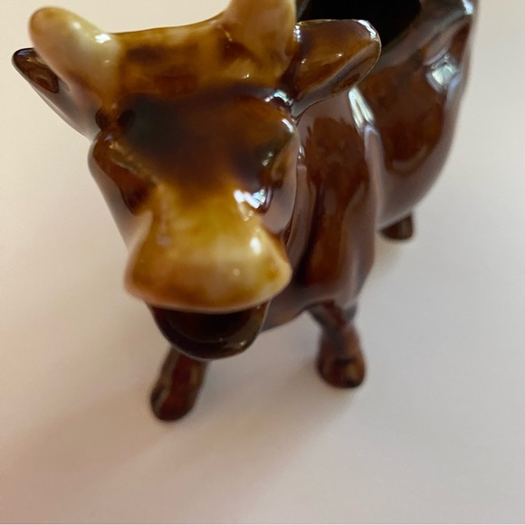 Cow creamer! Beautiful glazed pottery look. Unmarked. No chips or cracks. - Picture 3 of 10